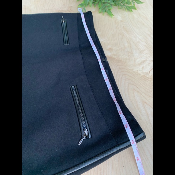 White House Black Market mini skirt - Picture 5 of 5